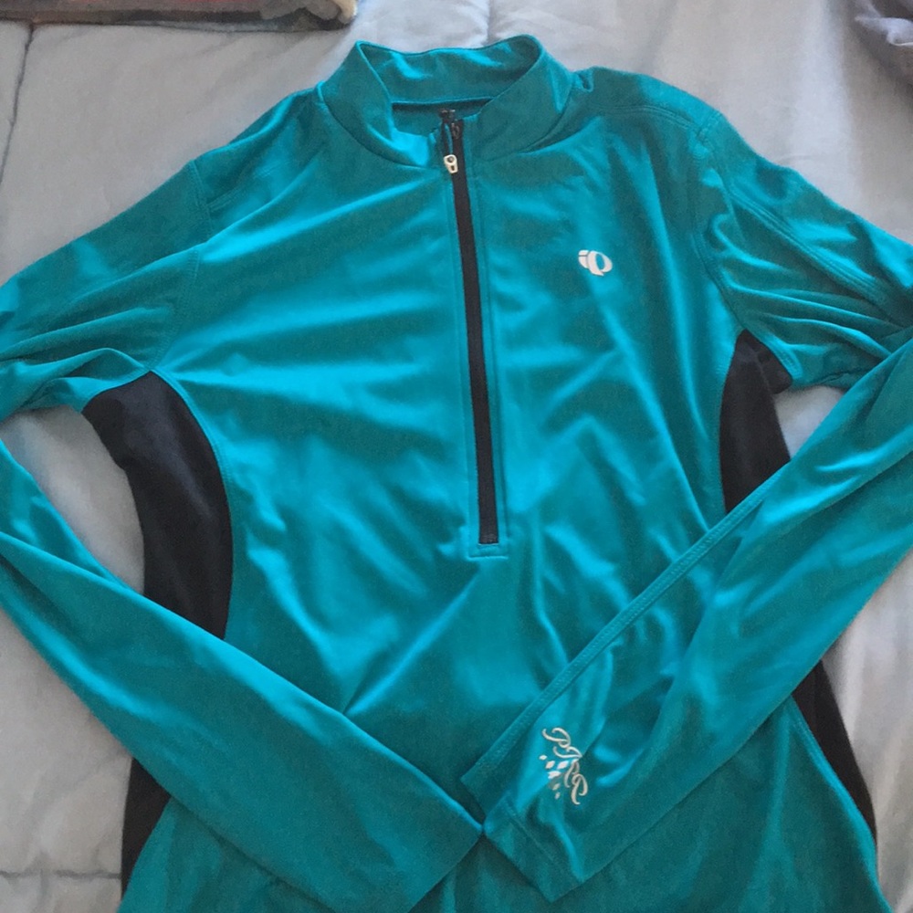 Pearl Izumi top. Excellent condition. No pilling.